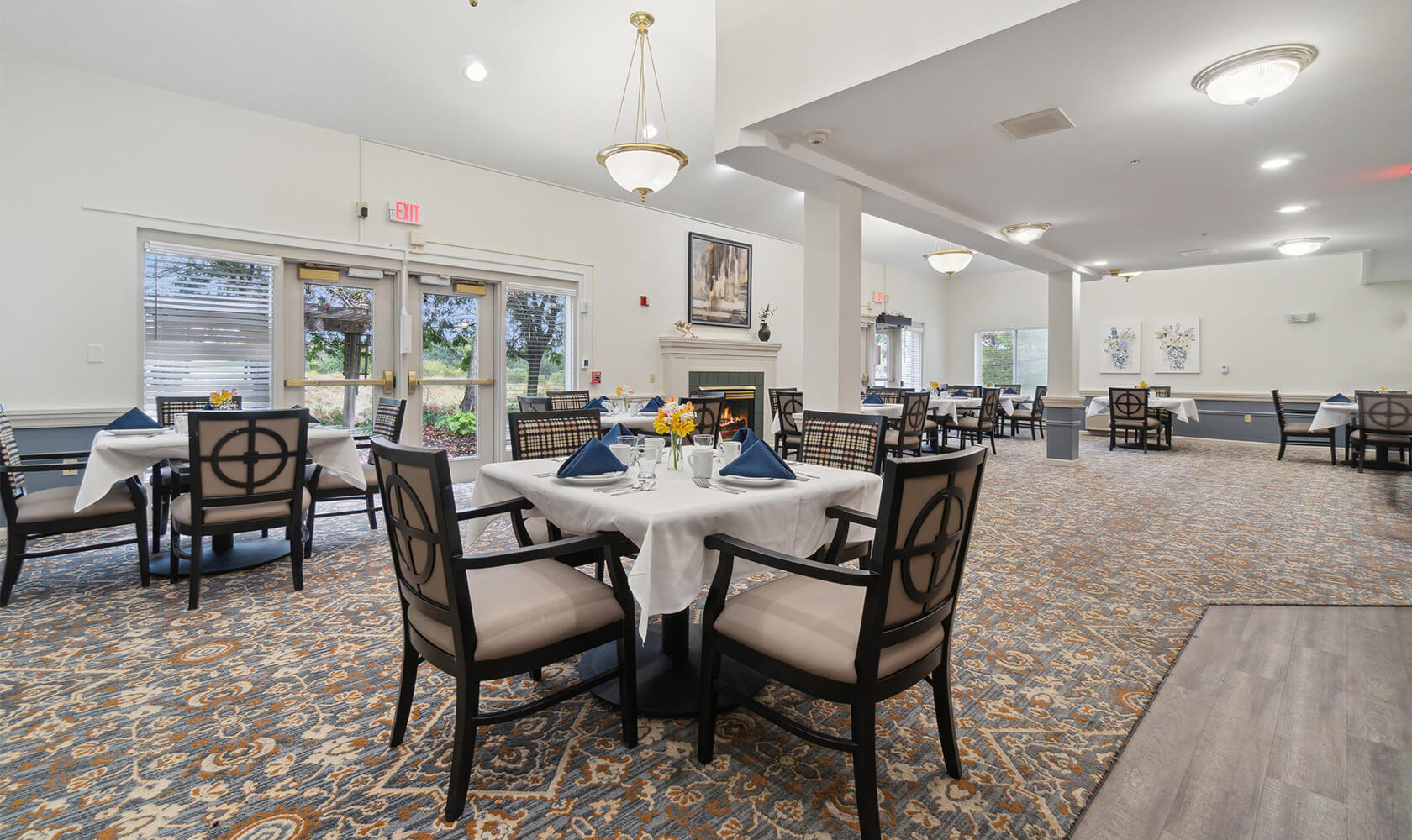 HAL dining room with plenty of seating