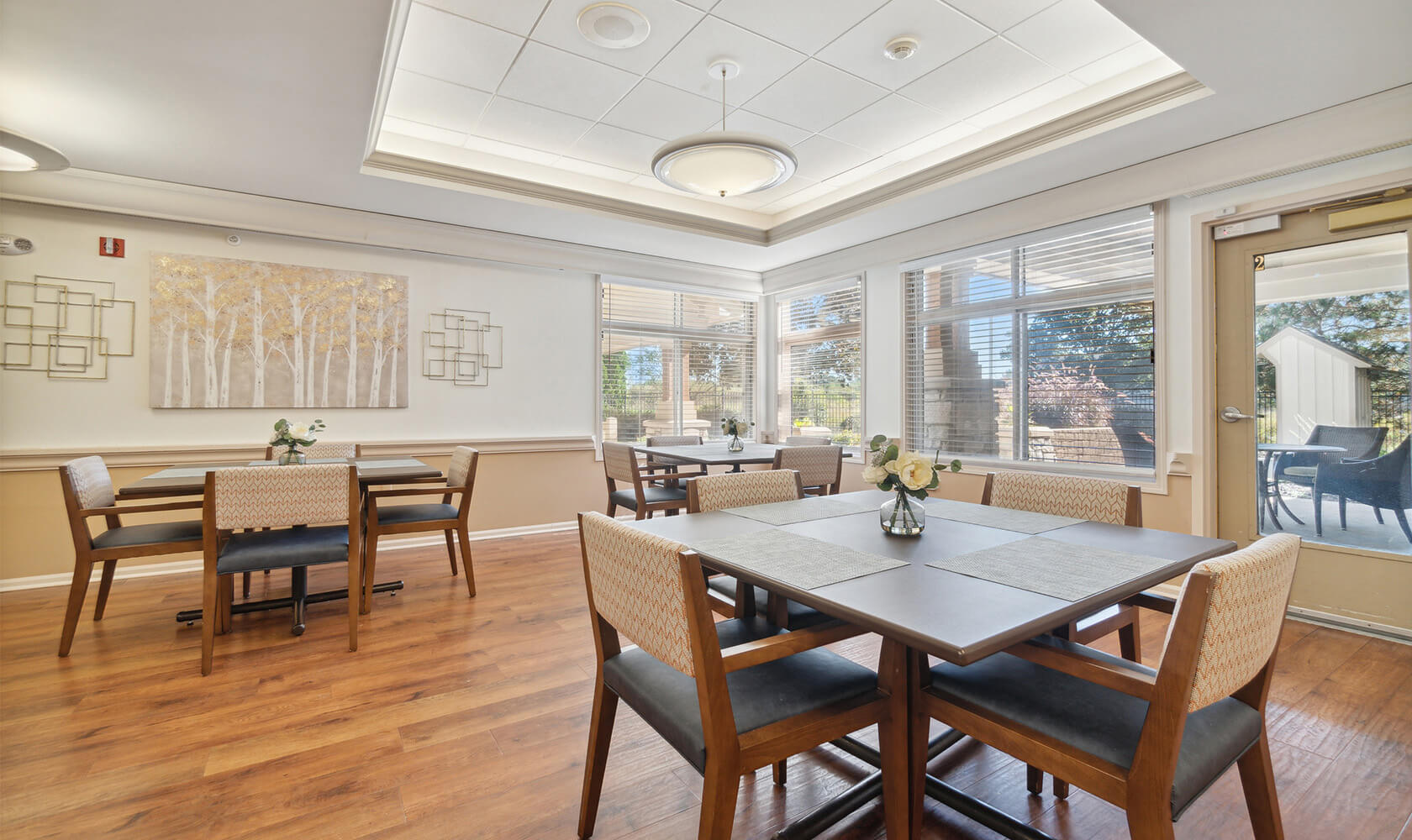 Harbous dining room with large bright windows