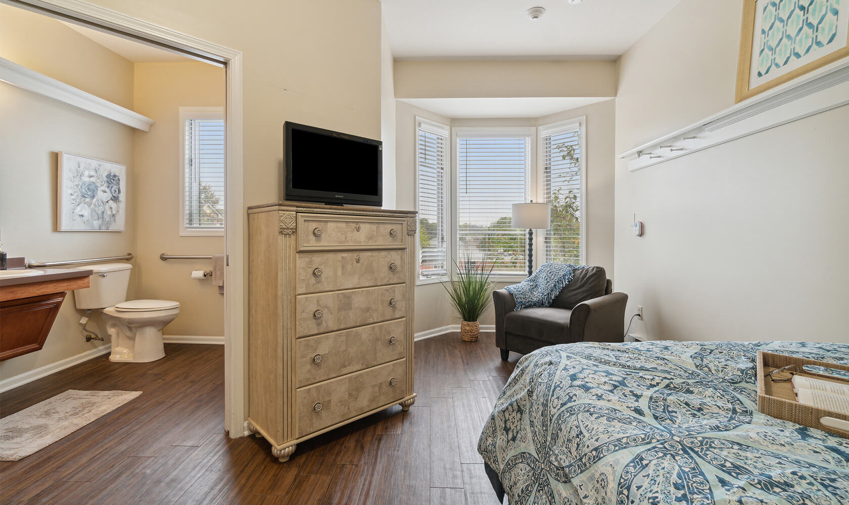 Harbour house model studio room